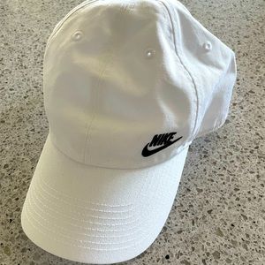 NIKE Sportswear Heritage86 Hat